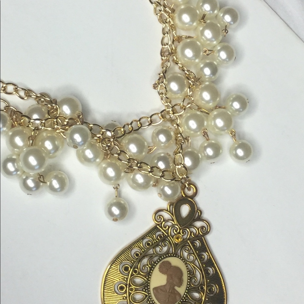 Vintage cameo Necklace